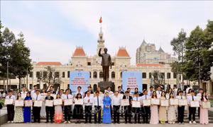 Thành phố Hồ Chí Minh tuyên dương 5 tập thể, 307 cá nhân 'Sinh viên 5 tốt'