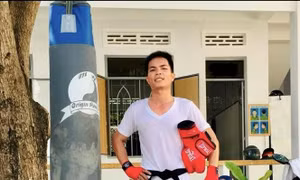 Người sĩ quan trẻ dũng cảm truy bắt, khống chế tên cướp xe máy