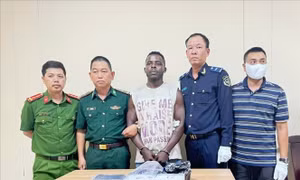Phát hiện vụ lợi dụng hàng ký gửi để vận chuyển ma túy trái phép xuyên quốc gia