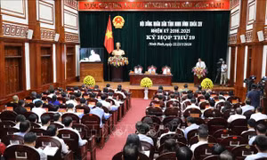 Chất vấn việc triển khai các dự án lớn, phục hồi và phát triển du lịch 
