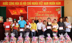 Đắk Lắk: Chăm lo Tết cho nhân dân buôn kết nghĩa