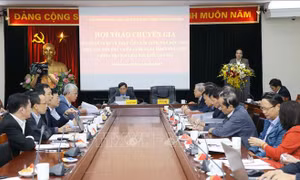 Cơ sở lý luận và thực tiễn xác định, tổ chức thực hiện các đột phá chiến lược phát triển đất nước trong văn kiện Đại hội XIII của Đảng