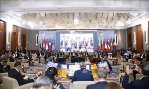 ASEAN tăng cường hợp tác kinh tế, thúc đẩy kết nối và tự cường