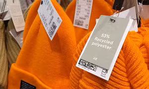Polyester tái chế - giải pháp xanh hay nguồn ô nhiễm mới?