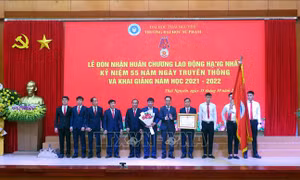 Trường Đại học Sư phạm - Đại học Thái Nguyên đón nhận Huân chương Lao động hạng Nhất