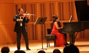 Nghệ sĩ Piano người Mỹ gốc Việt giành giải vàng Giải thưởng âm nhạc toàn cầu