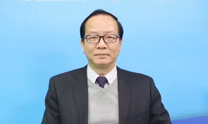 Chuyên gia y tế khẳng định nCoV không lây qua 'bụi khí'