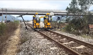 Ngành đường sắt ưu tiên giải phóng tàu hàng ùn ứ
