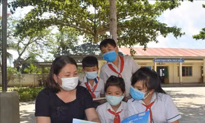 Cô giáo trẻ với tấm lòng thiện nguyện hết lòng vì học sinh
