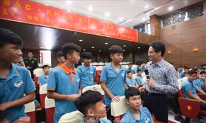 Phó Thủ tướng Vũ Đức Đam: Tập trung phát triển bóng đá trẻ chuyên nghiệp và bền vững