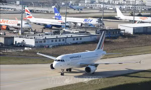 Máy bay của Air France phải hạ cánh khẩn cấp