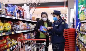 Lai Châu siết chặt kiểm tra hàng hóa dịp Tết tại cửa khẩu biên giới