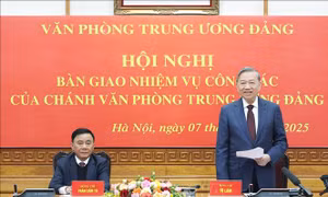 Tổng Bí thư Tô Lâm dự Hội nghị bàn giao nhiệm vụ công tác của Chánh Văn phòng Trung ương Đảng
