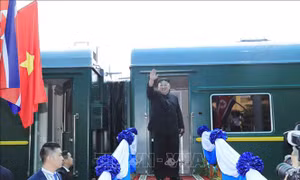 Lễ tiễn Chủ tịch Triều Tiên Kim Jong-un tại ga Đồng Đăng