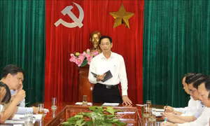 Lồng, bè nuôi cá tại cầu Thống Nhất (Đồng Nai) là không hợp pháp
