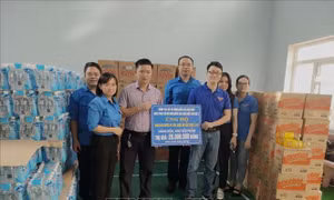 Nghệ An: Thiết thực giúp người dân vùng lũ Kỳ Sơn vượt qua khó khăn 