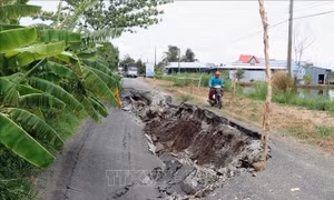 Kiên Giang: Sạt lở, sụt lún nhiều tuyến đường do khô hạn