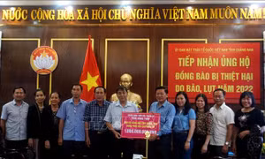 Quảng Nam tiếp nhận sự hỗ trợ, giúp đỡ người dân vùng bị bão lũ 