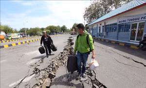 Indonesia lại rung chuyển bởi trận động đất thứ hai trong ngày