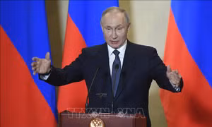 Tổng thống V.Putin ký ban hành luật cho phép ông tái tranh cử thêm 2 nhiệm kỳ