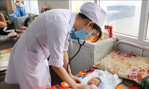 Cứu sống bệnh nhi 3 ngày tuổi bị vàng da thể nặng