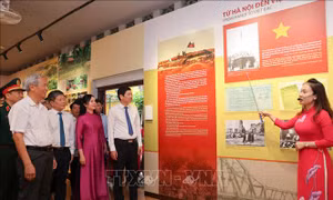 Khai mạc trưng bày 'Chiến thắng lịch sử Điện Biên Phủ - Bản hùng ca thời đại Hồ Chí Minh'