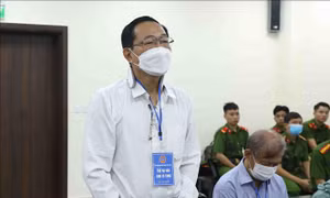 Cựu Thứ trưởng Bộ Y tế Cao Minh Quang bị tuyên phạt 30 tháng tù treo
