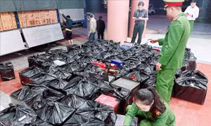 Phát hiện vụ vận chuyển lượng lớn rượu ngoại không rõ nguồn gốc