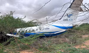 Máy bay chở khách trượt khỏi đường băng tại Kenya