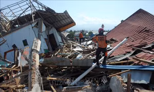 Động đất, sóng thần tại Indonesia: Số nạn nhân thiệt mạng đã lên tới khoảng 2.000 người