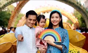 Trên 1,2 triệu lượt khách thưởng lãm Đường hoa Nguyễn Huệ 