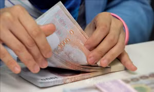 Thái Lan tăng lương cho công chức nhà nước