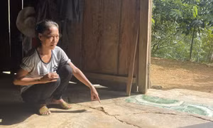 Nguy cơ sạt lở uy hiếp hàng chục hộ dân ở huyện Minh Hóa, Quảng Bình