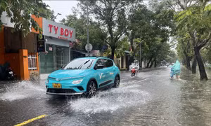 Huế: Hơn 200 trường tiếp tục cho học sinh nghỉ học do mưa lớn