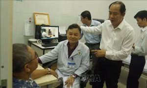 Phát triển y tế cơ sở để làm tốt công tác chăm sóc sức khỏe ban đầu 