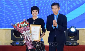 Công đoàn tham gia cải cách hành chính và xây dựng văn hóa công vụ