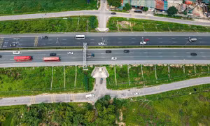 Giao thông thông suốt trong ngày đầu thí điểm cấm xe tải vào làn 1 cao tốc