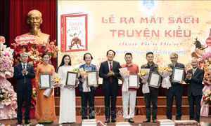 Giới thiệu bản Truyện Kiều đặc biệt với phân đoạn và chú giải khoa học, dễ hiểu