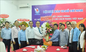 Lãnh đạo Thành phố Hồ Chí Minh chúc mừng các cơ quan báo chí