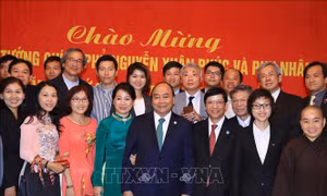Thủ tướng Nguyễn Xuân Phúc thăm Đại sứ quán và gặp gỡ cộng đồng Việt Nam tại Nhật Bản