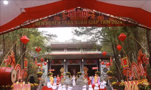 Khai hội Đền Huyền Trân