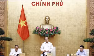 Thủ tướng: Bình tĩnh, tìm ra cách làm nghiêm túc để ngăn chặn lây nhiễm trong cộng đồng