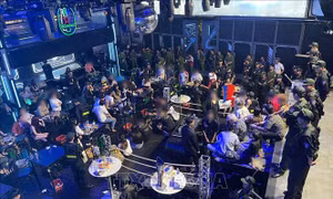 Đột xuất kiểm tra quán bar, karaoke, phát hiện 16 người dương tính với ma túy