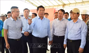 Huy động tối đa nhân lực, phương tiện thi công cao tốc Cam Lộ - La Sơn