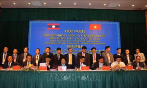Phối hợp phòng chống, kiểm soát ma túy giữa 8 tỉnh của Việt Nam và Lào