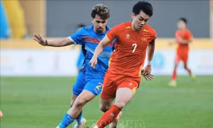 Chủ tịch FIFA chúc mừng 2 đội tuyển bóng đá Việt Nam vào chung kết SEA Games 33