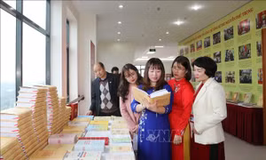 Định hướng quan trọng về đường lối chống 'giặc nội xâm'