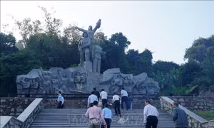 Tri ân chị Sứ - nữ Anh hùng Lực lượng vũ trang nhân dân