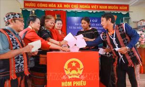 Tiếp nối mạch nguồn dân chủ, vững bước tiến vào giai đoạn phát triển mới