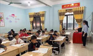 Hơn 300 học sinh ở Thàng Tín (Tuyên Quang) trở lại trường sau khi khắc phục hậu quả do lũ ống
